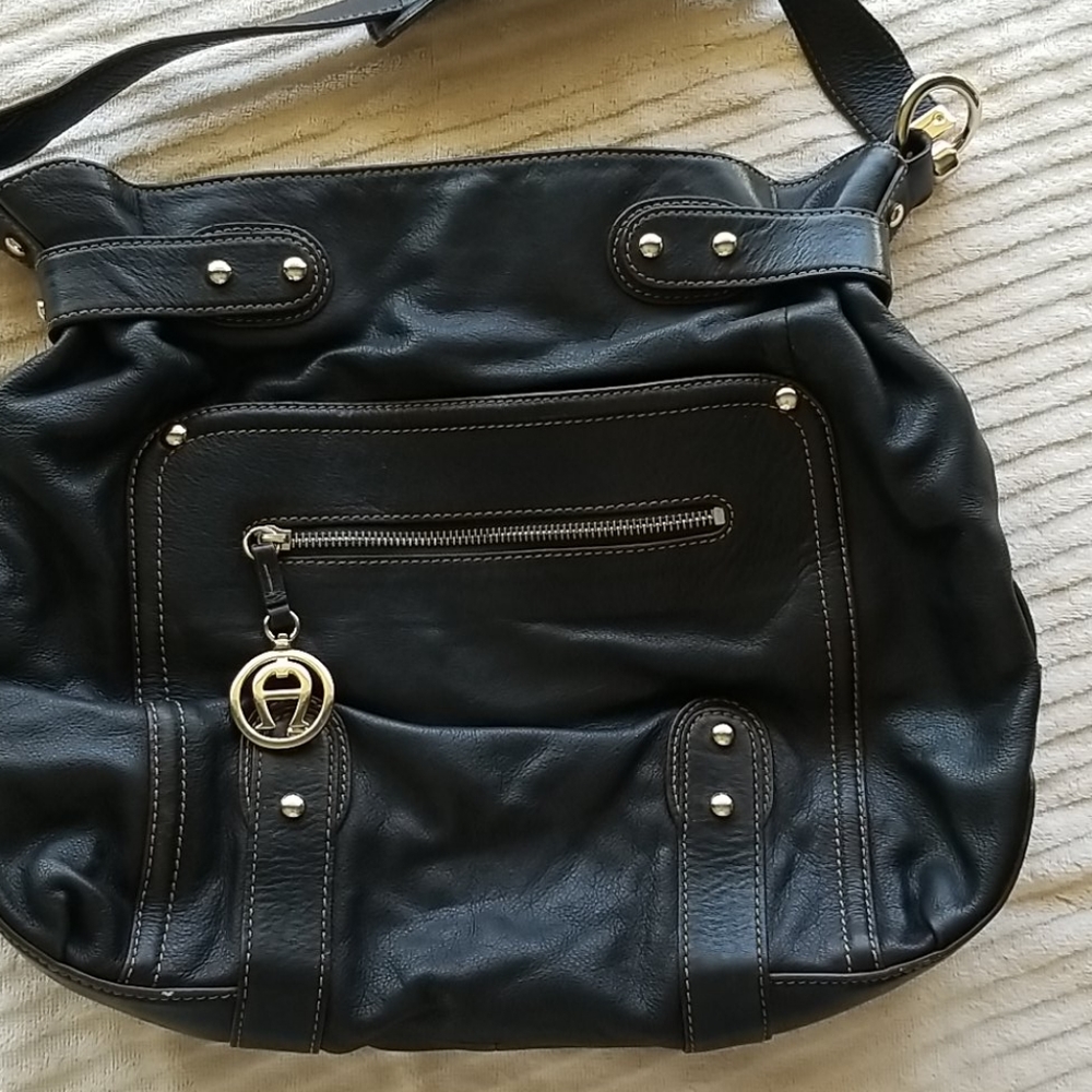 Etienne aigner hobo